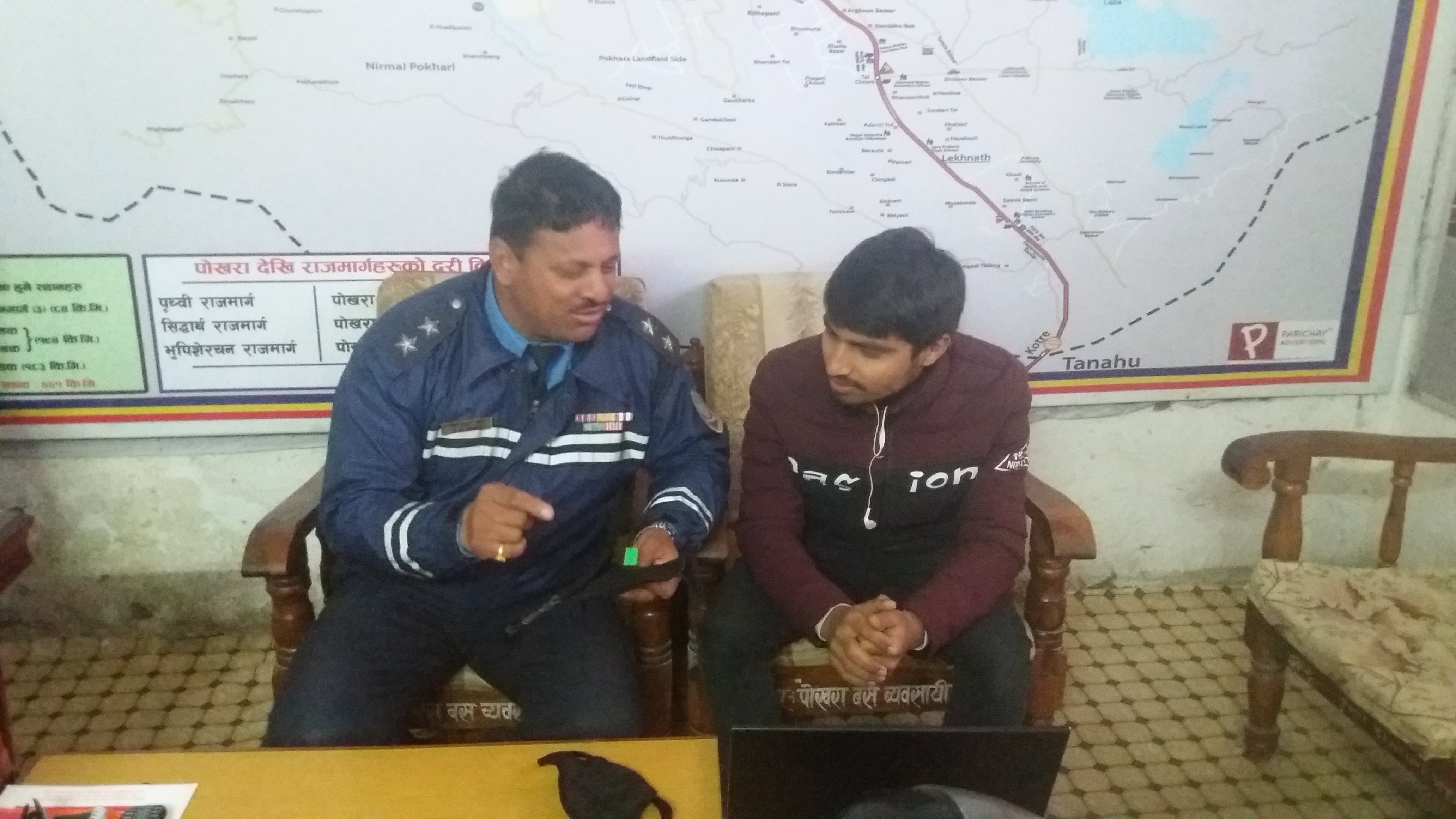 Discussing Smart Mask with Traffic Police